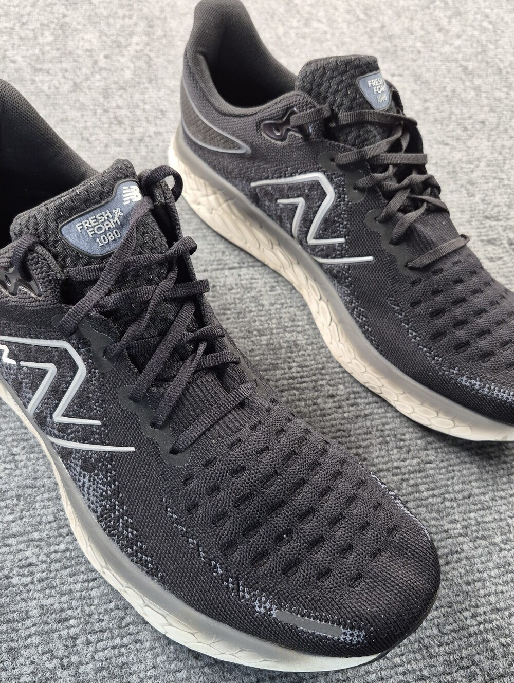 New Balance Men's Black and White Fresh Foam Knit Sneakers